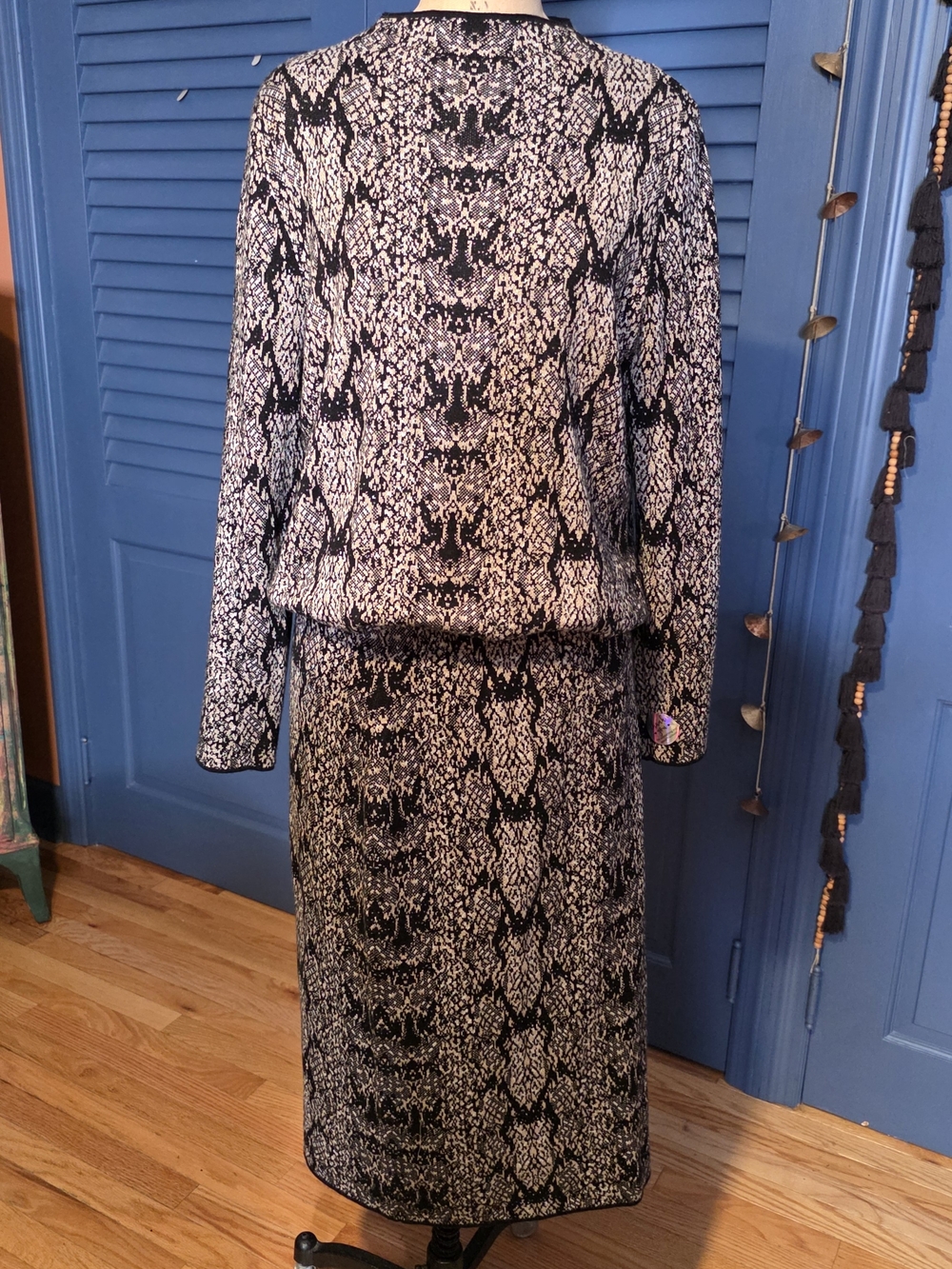 Worthington Snakeskin Jacquard Knit 2-Piece Sweater & Skirt Set - Size Large